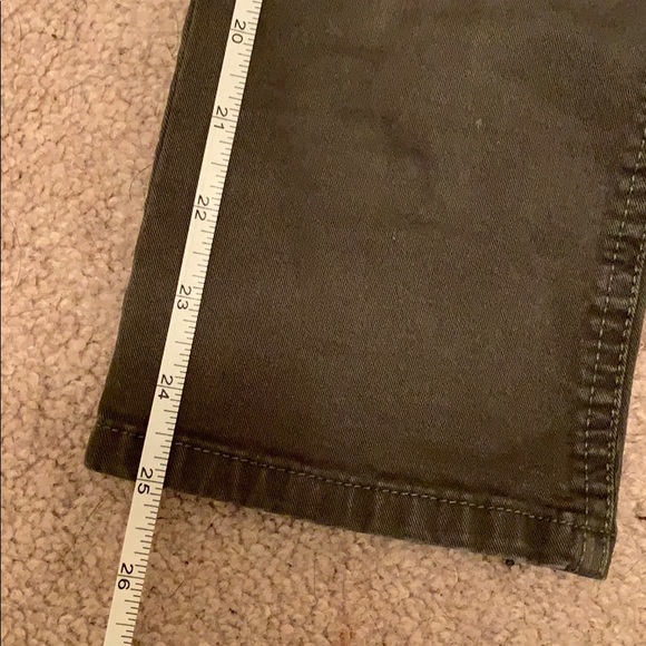 Cute Guess capris! - Picture 3 of 8